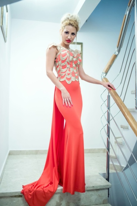 kręcone blond porno wysokiej jakości kino