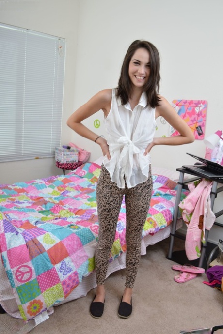 amateur brunette hot porn archive
