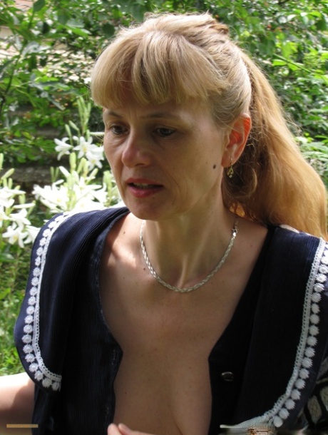 mature amateur nudes image