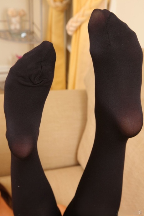 nylon feet hot sexy pics