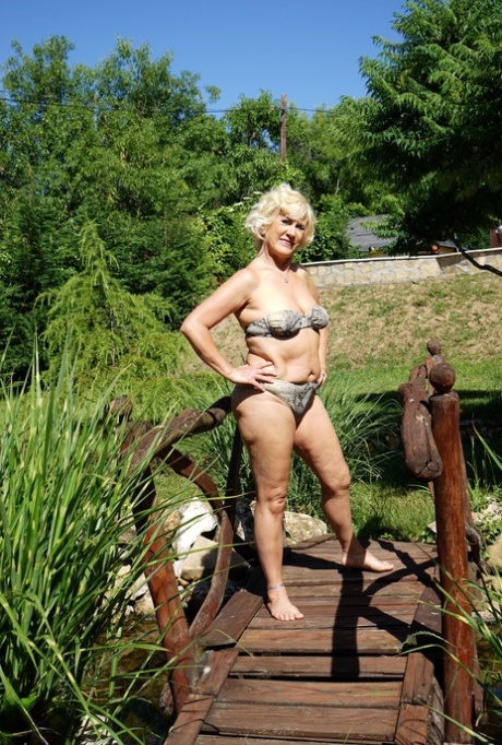 natural saggy tits free pictures