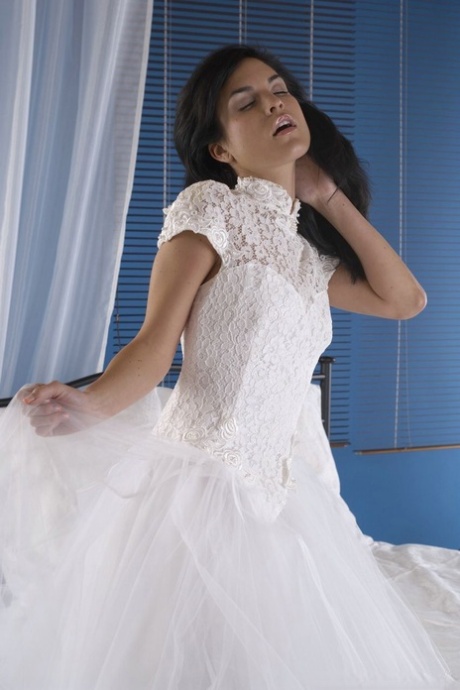 bride exclusive img