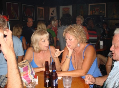 amateur swingers beautiful porn gallery