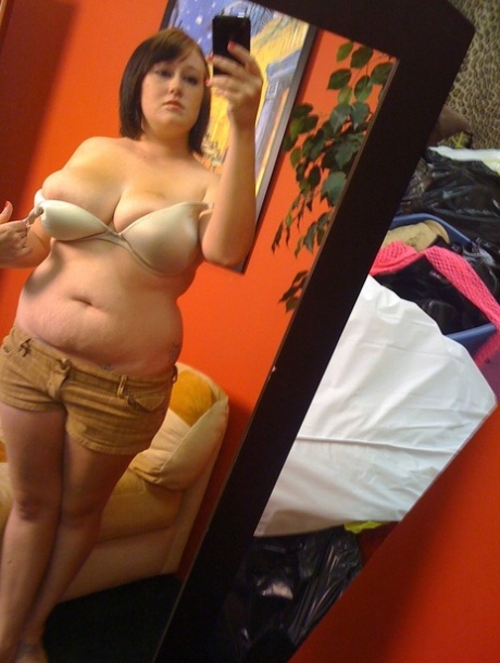 mirror hot naked galleries