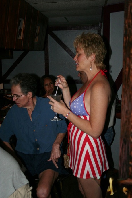 amateur swingers hot pictures