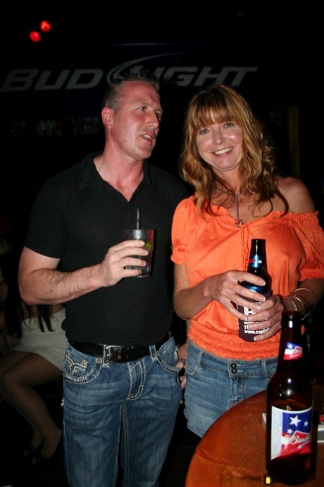 amateur swingers top image