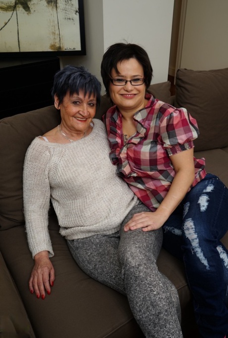 granny saggy tits free sexy photo