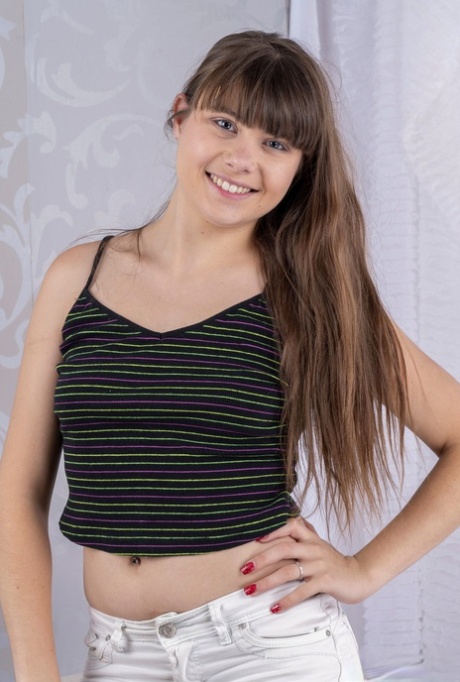 giovane basso perfetto gratis archivio