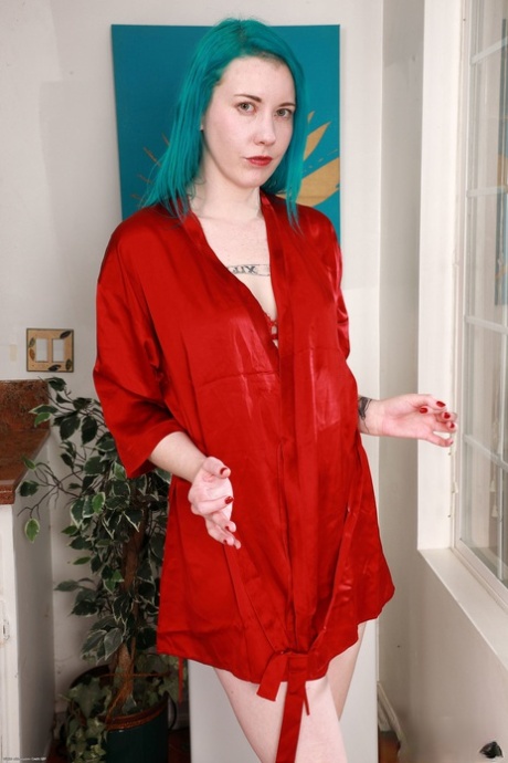Lux Lives adult actress gallery