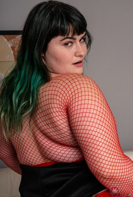 mollige Brünette heiße nackt galerie