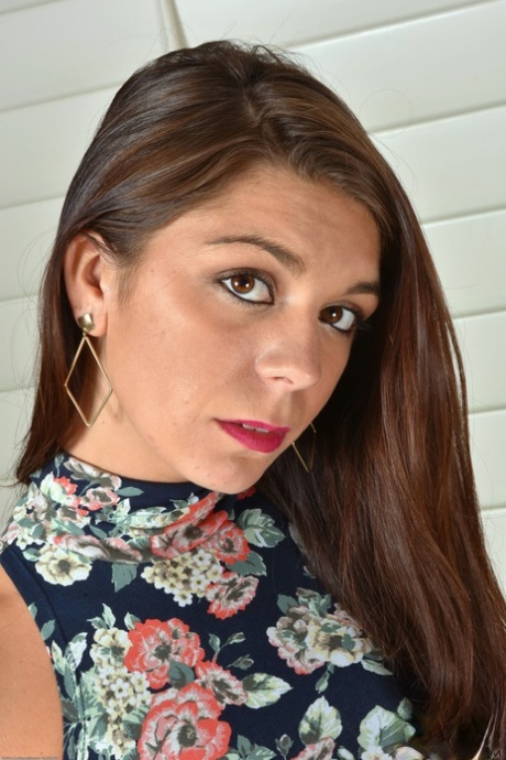 Olivia Lua model naked pic