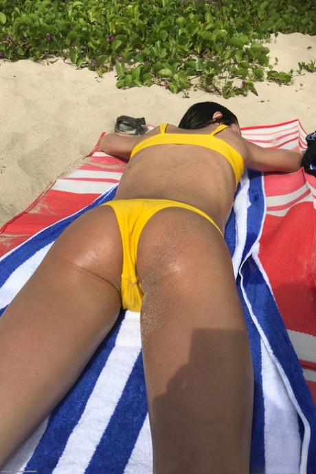 bikiny ohnuté hd erotika obr