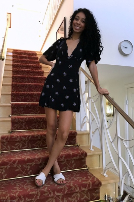 女同性恋指交 裸體 圖片