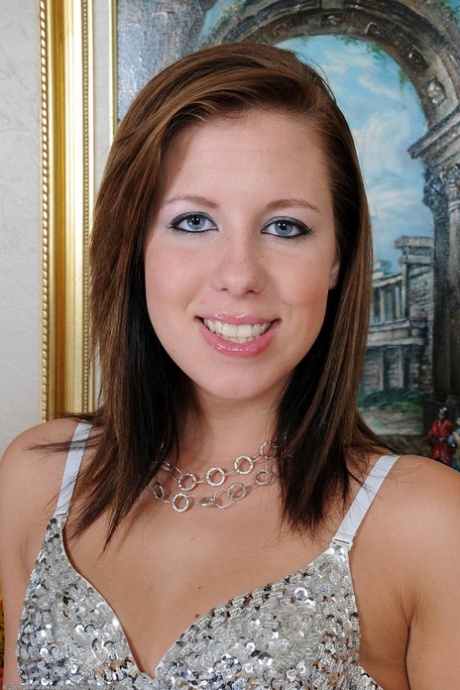 Taylor Thomas model hot pics