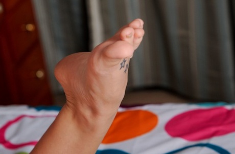 feet soles hd images