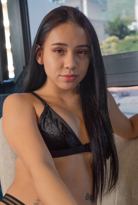 giovane latina adulto migliore galleria