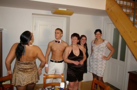 Orgie mit großen Titten hübsche xxx fotos