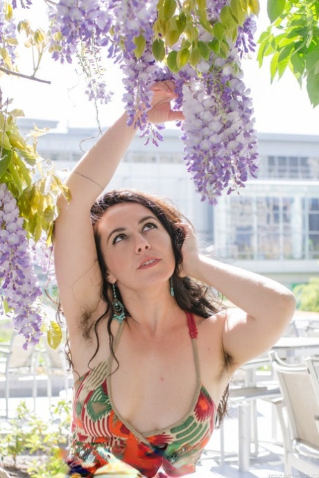 milf armpit free sex image