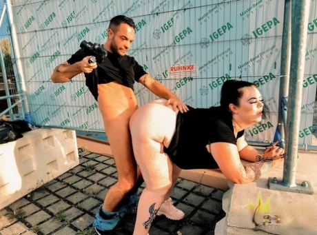ぽっちゃり女性の後背位 素敵 写真