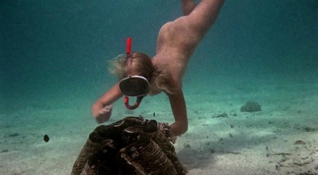underwater beautiful xxx archive