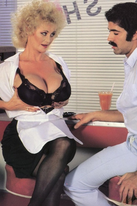 ヴィンテージ巨乳 無料ポルノ 写真