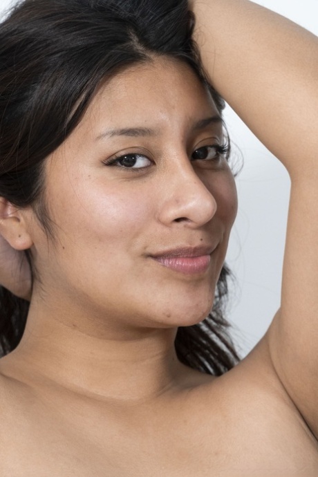 chubby indian porno photos