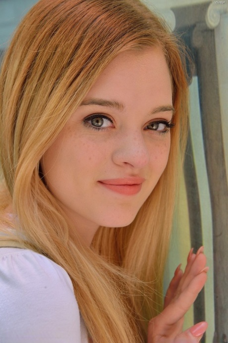 beautiful face nude galleries