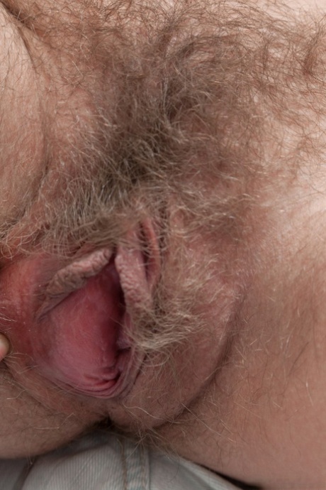 hairy pussy spread pornos photo