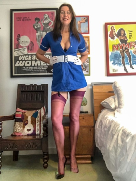 mature nylon pretty archive