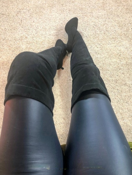mature nylon pornos picture