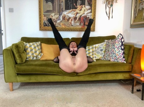 nylon maturo xxx di alta qualità img