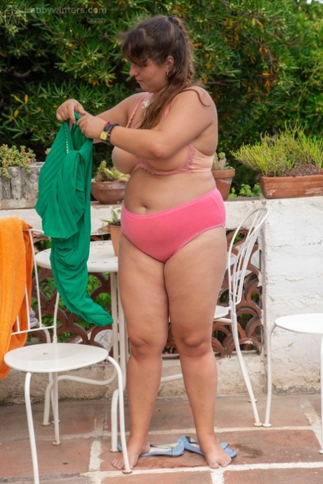 bbw buiten top naakten afbeeldingen