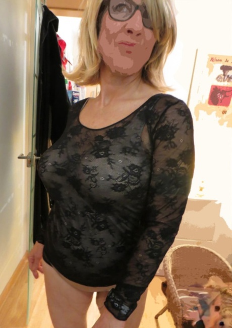 chubby short hair nudes photos