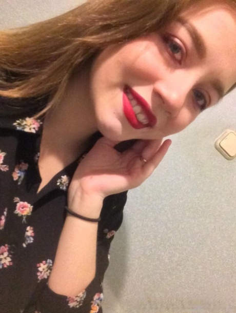 tonårsselfie naken perfekt foto