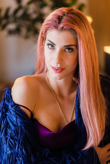 Shona River sexy actress galleries