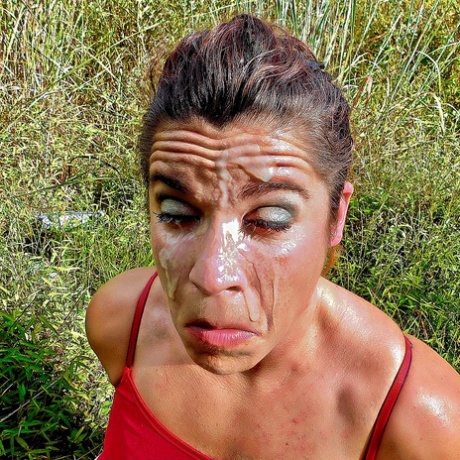 Oben-ohne-Bikini xxx nette galerien