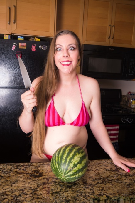 chubby bikini hot porn photo