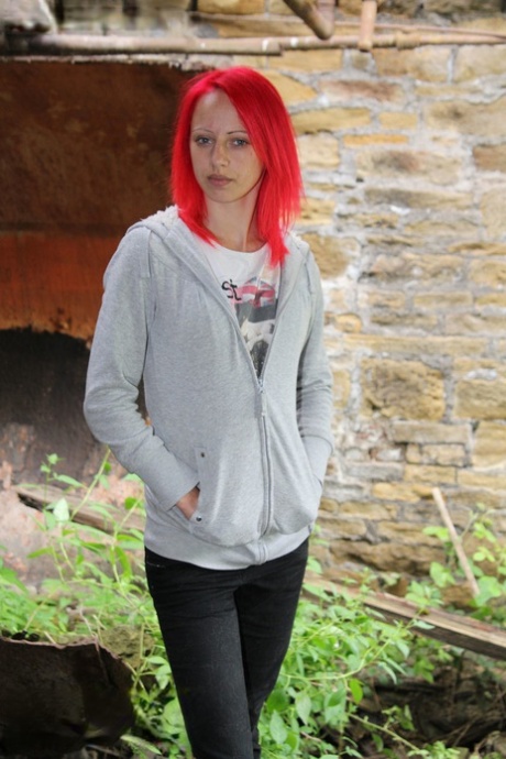 short red hair pretty picture
