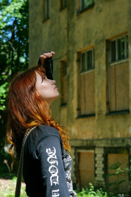 skinny redhead free sex archive
