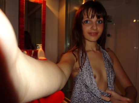 selfie de tetas pequeñas perfecto exclusivo galerías