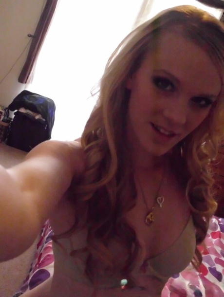 selfie biondo nudo sexy foto