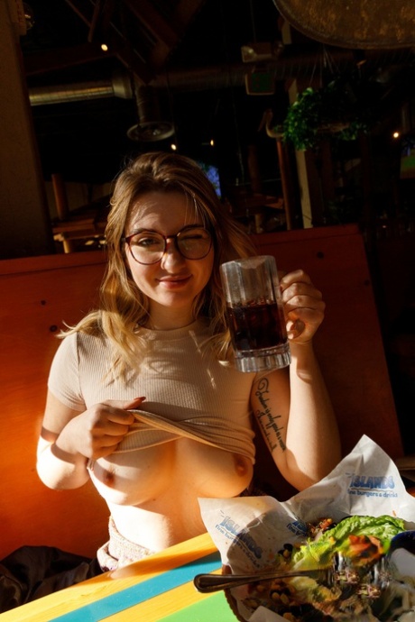 veřejné blikající vysoce kvalitní porno snímky