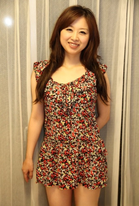 asian housewife naked pics
