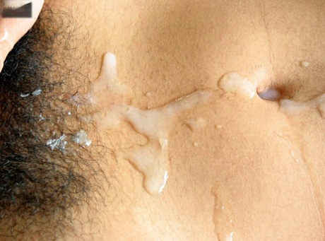 Ladyboy-Abspritzen freie perfekte foto