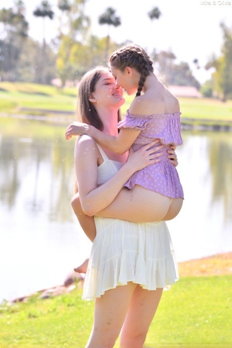 teen mini skirt sexy picture