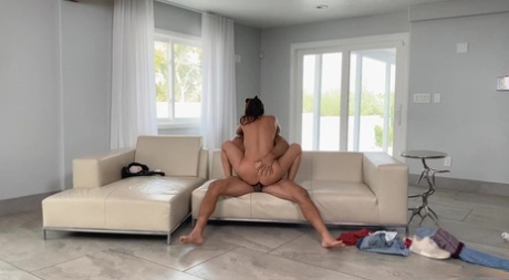 Alexis Fawx nude model photo