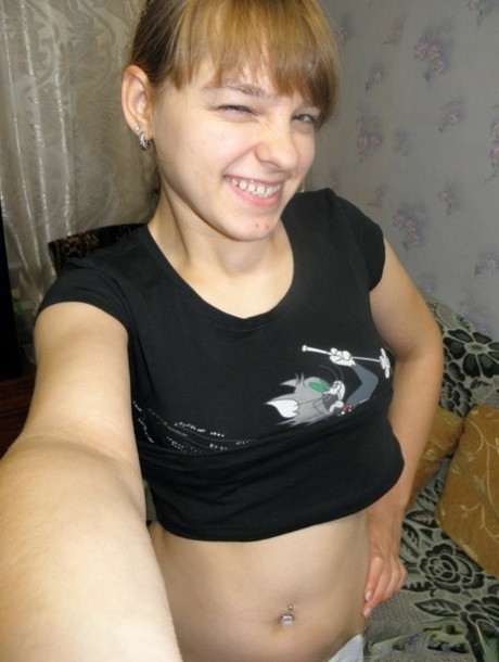 鏡を使った自撮り セクシーヌード 写真