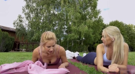 lesbian yoga pants hot xxx photos
