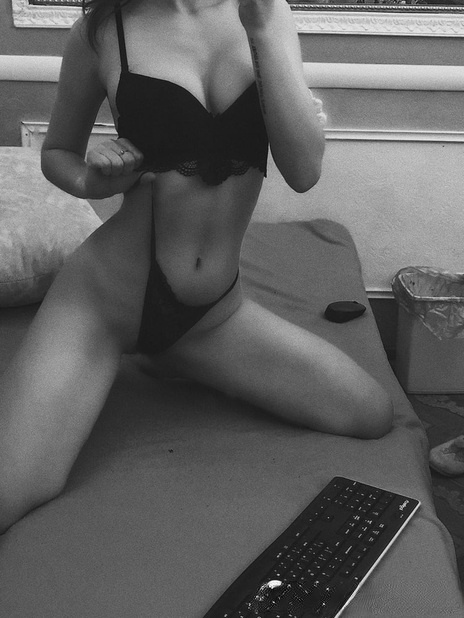 lingerie selfie exclusive pictures