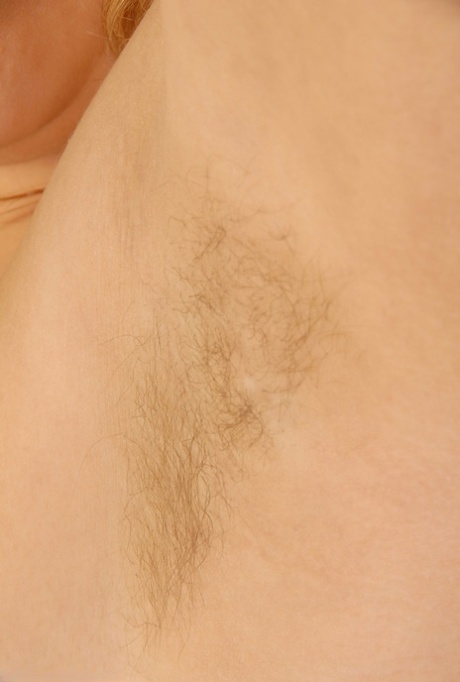 teen pussy close up free nude photo